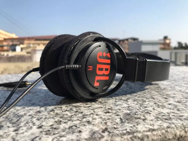 JBL T250si Review Legendary Budget Wired Headphone PadhkeDekho