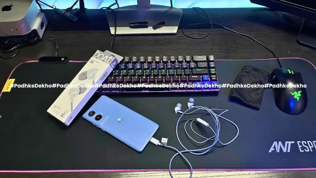 Cool looking for wired earphones under 800 rs